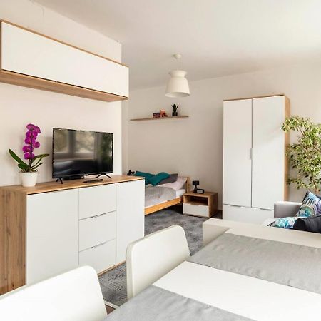 Przytulny I Cichy Apartament Blisko Centrum Warszawa Exteriör bild