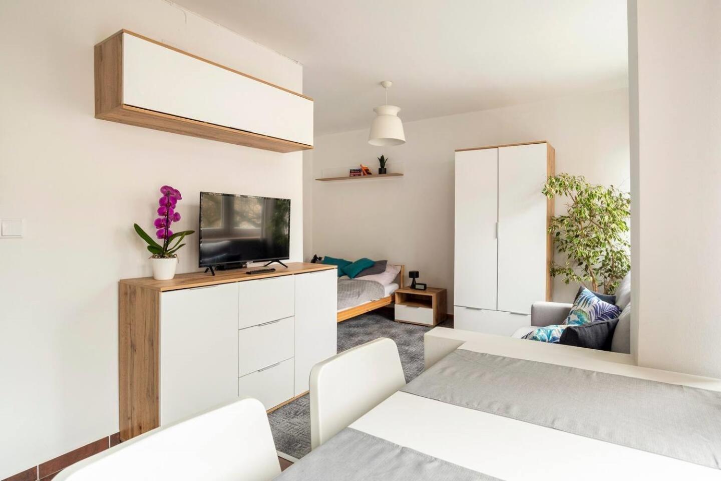 Przytulny I Cichy Apartament Blisko Centrum Warszawa Exteriör bild